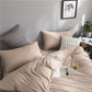 Ensemble de lit café, vue d'ensemble sur le lit fait