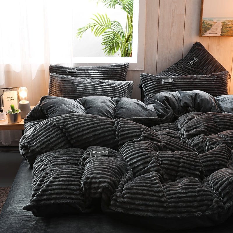Parure de lit en velours noir avec taies d'oreiller assorties