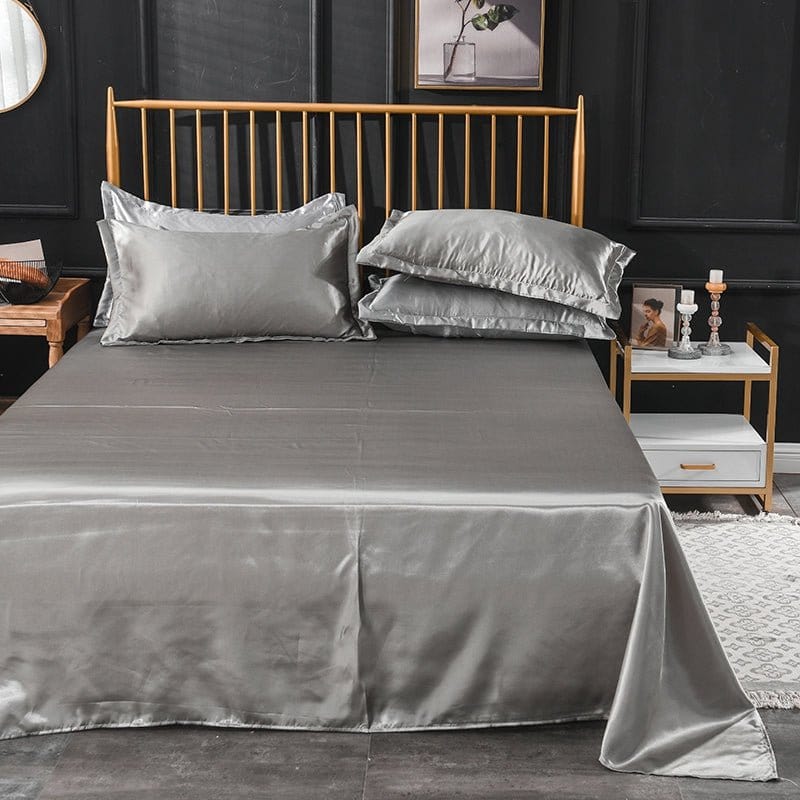 Vue rapprochée du tissu polyester doux et brillant de la parure