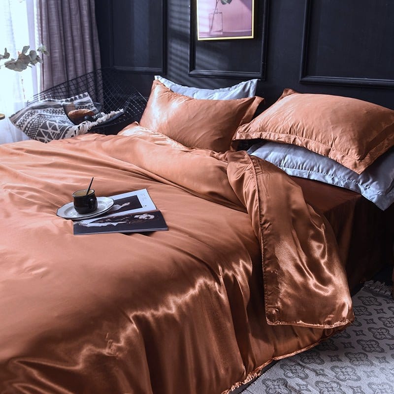Zoom sur la douceur du tissu satiné marron