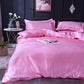 Vue d'ensemble de la parure de lit satinée rose