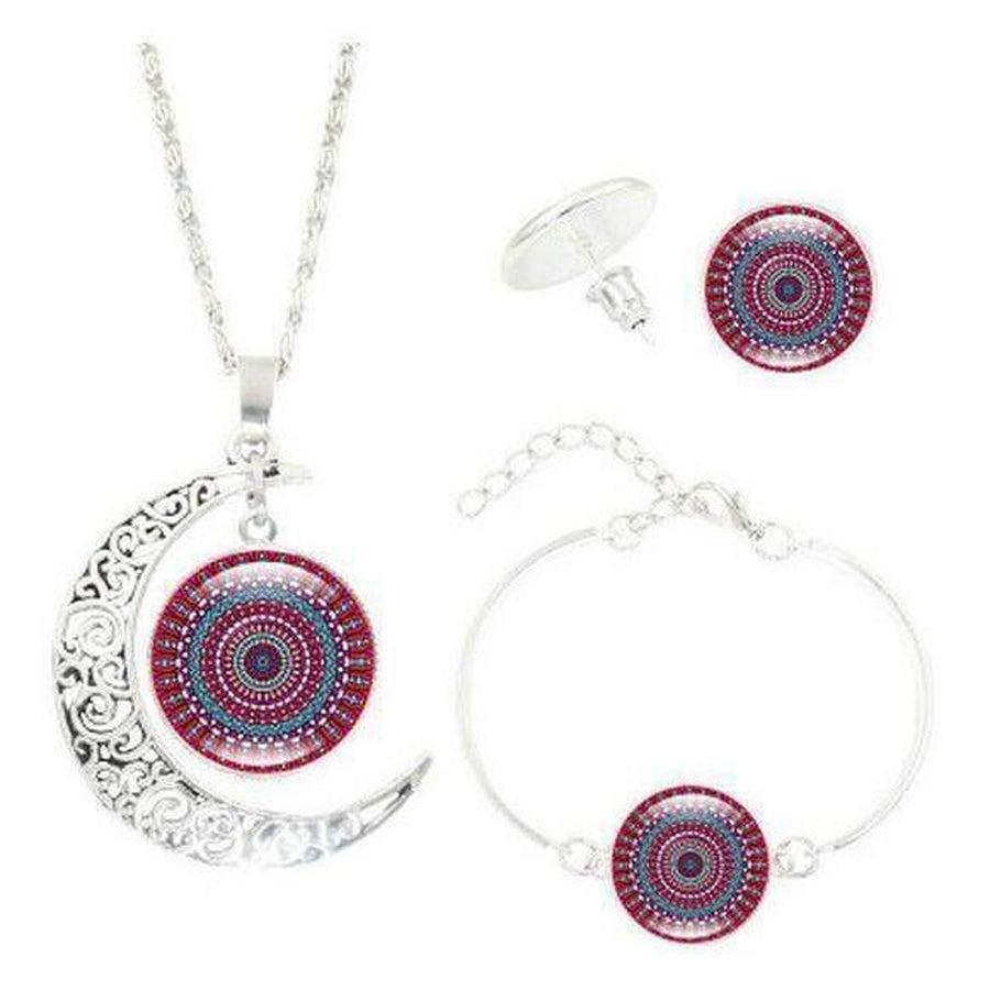 Vue rapprochée du pendentif fleur de vie et demi-lune