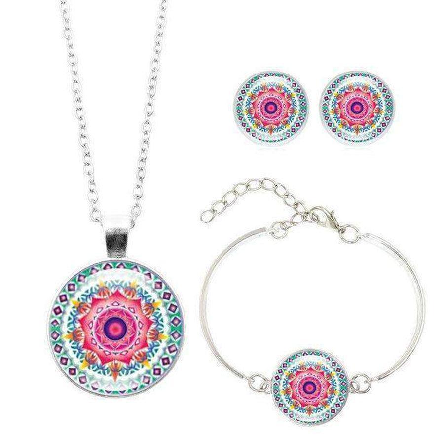 Détail des boucles d'oreilles mandala, motifs symétriques