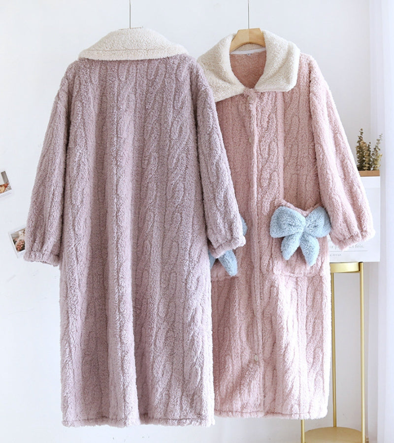 Détail des poches avec nœuds sur peignoir Pilou Pilou