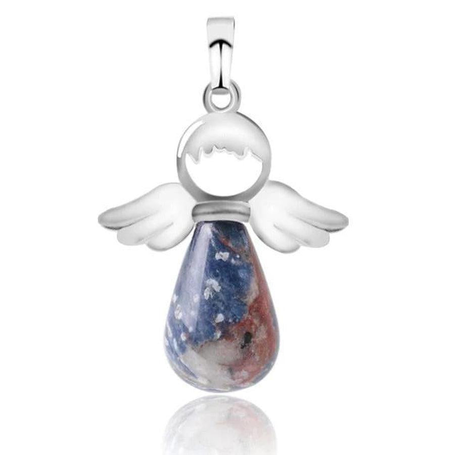 Détail du pendentif ange, pierre polie