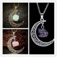 Vue de côté du pendentif demi-lune avec pierre citrine