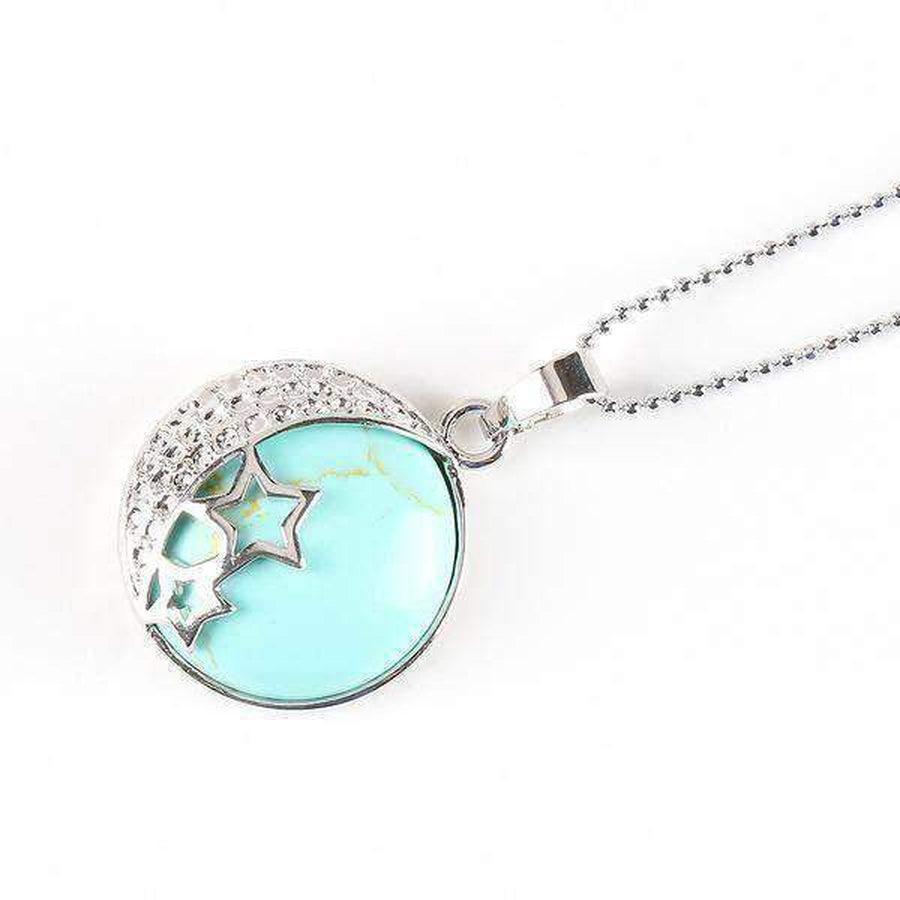 Focus sur la pierre de lapis lazuli dans le pendentif