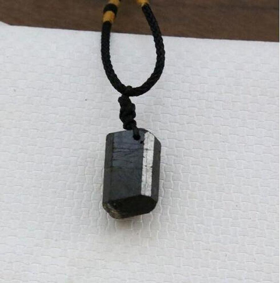 Pendentif tourmaline noire avec cordon en coton