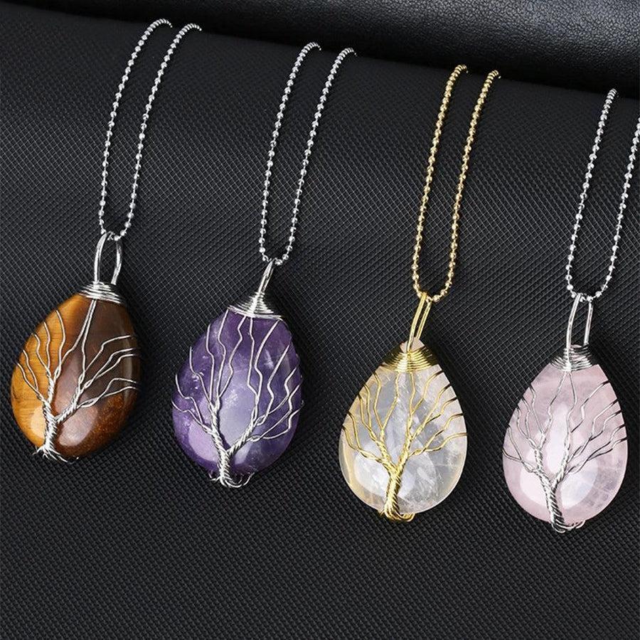 Vue rapprochée du pendentif en quartz rose