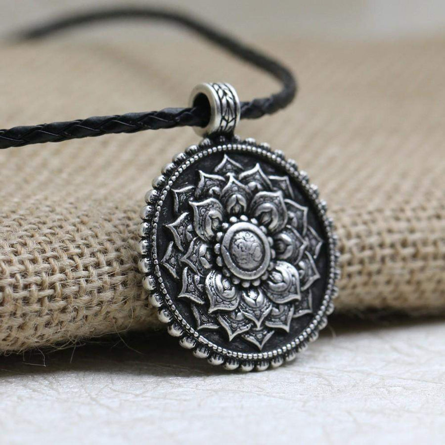Pendentif argent en forme de fleur de lotus tibétain