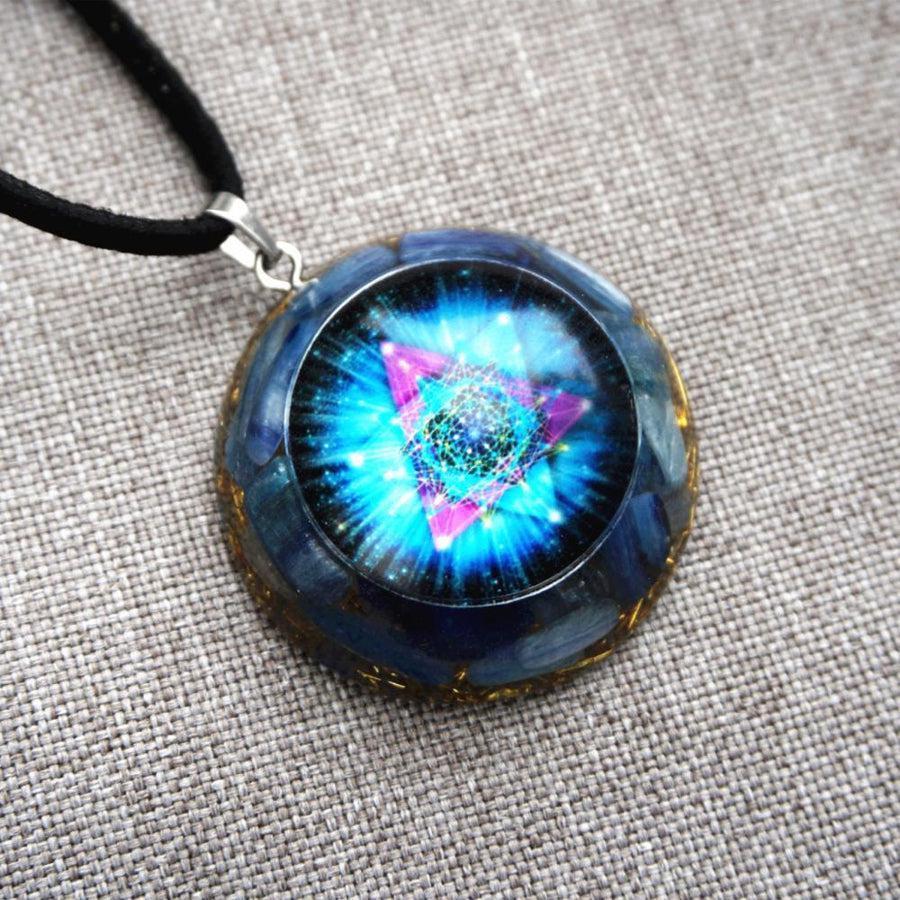 Pendentif artisanal avec étoile de David et cristal naturel