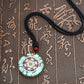 Pendentif orgonite avec symbole Métatron doré en gros plan