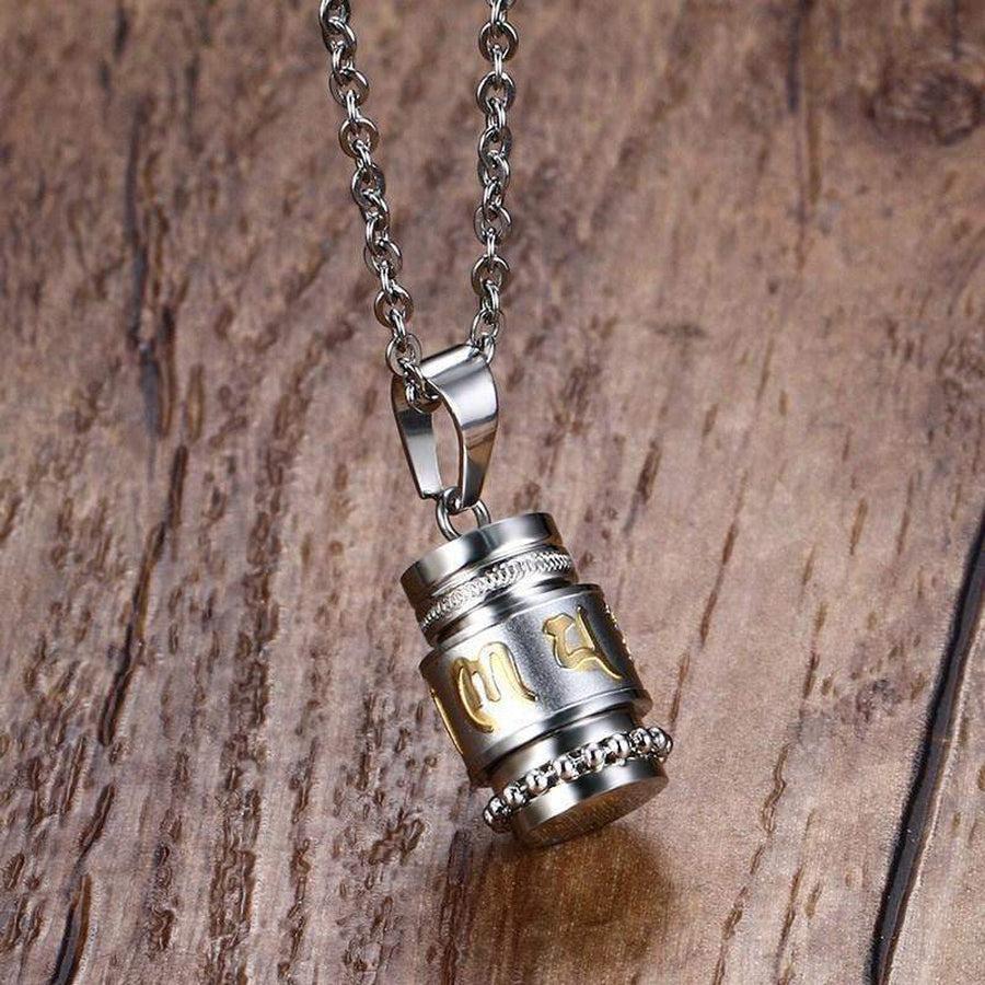 Pendentif complet avec chaîne, montrant le design élégant
