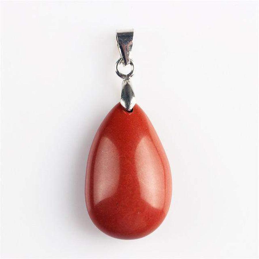 Vue d'ensemble de pendentifs en pierres colorées