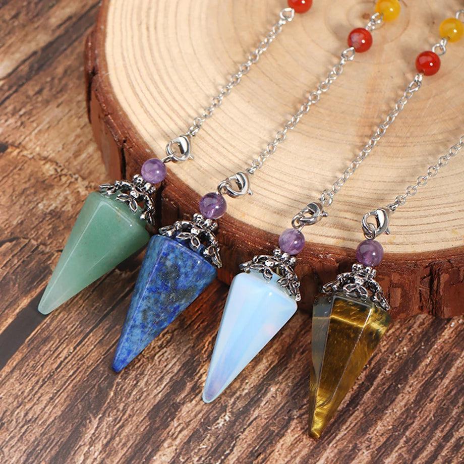 Pendule conique en pierre avec chaîne et perles chakras