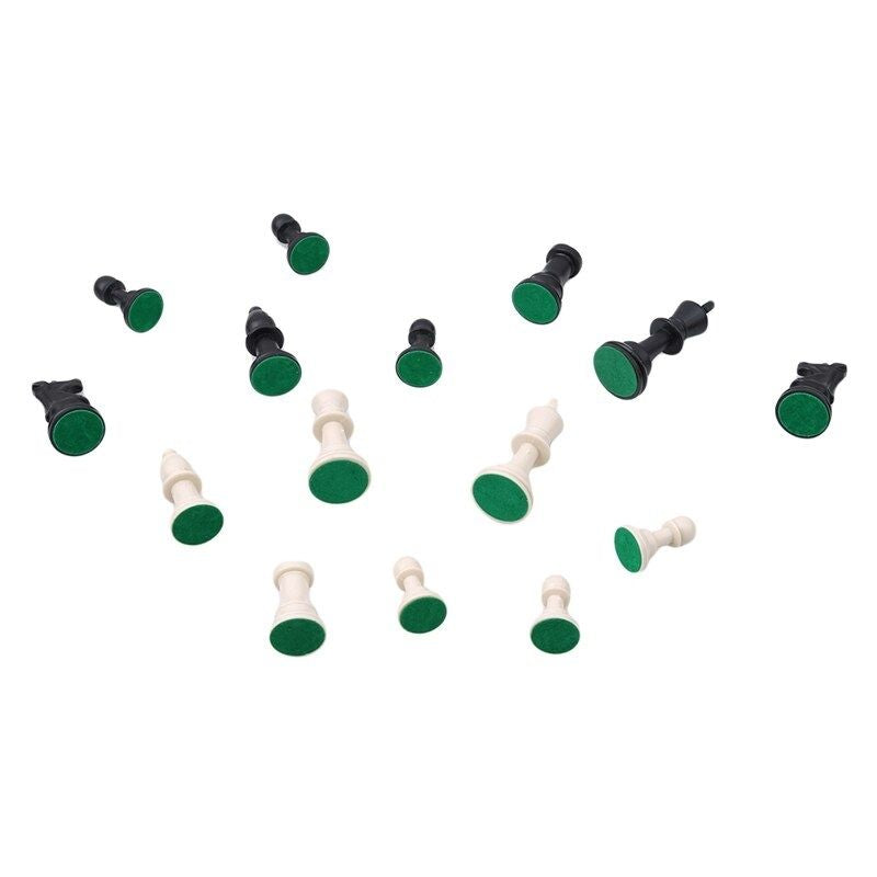 Ensemble complet de pièces d'échecs en plastique