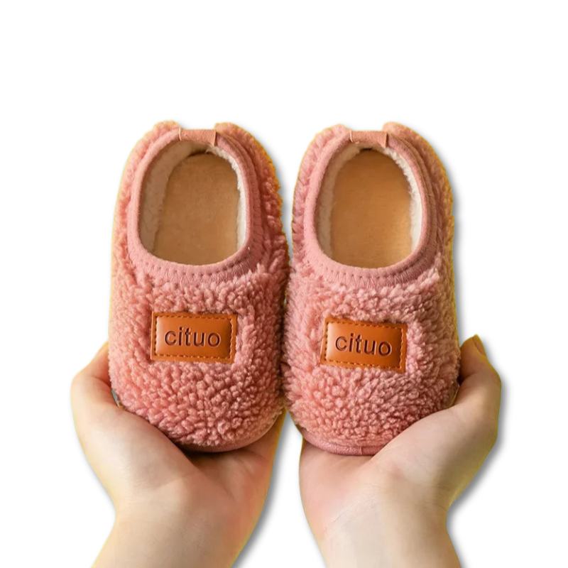 Chaussons bébé roses en polaire, ajustement douillet