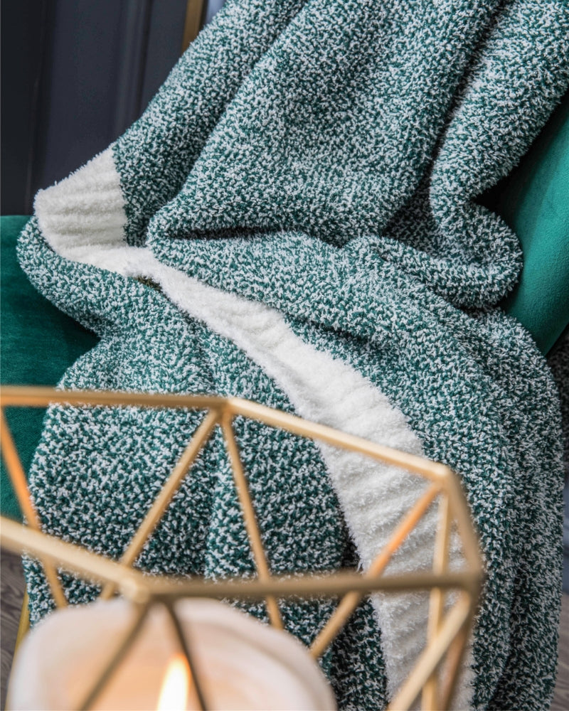 Gros plan sur la texture douce du plaid blanc