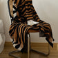 Gros plan sur texture du plaid imitation tigre
