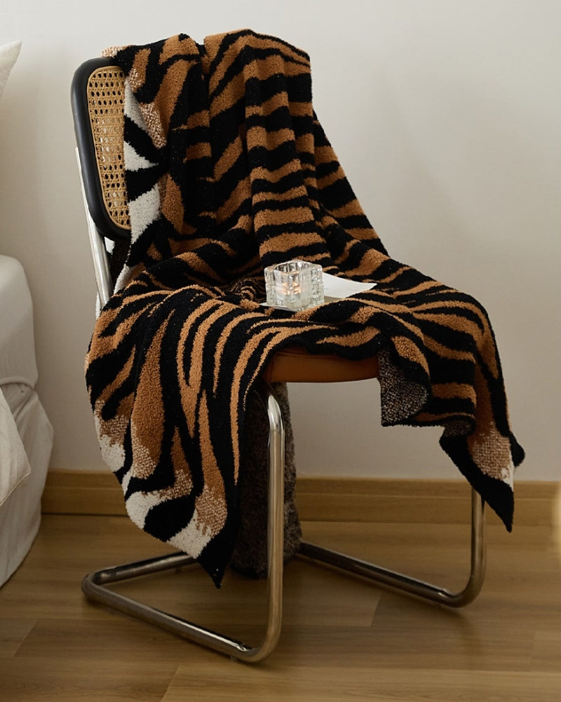 Gros plan sur texture du plaid imitation tigre