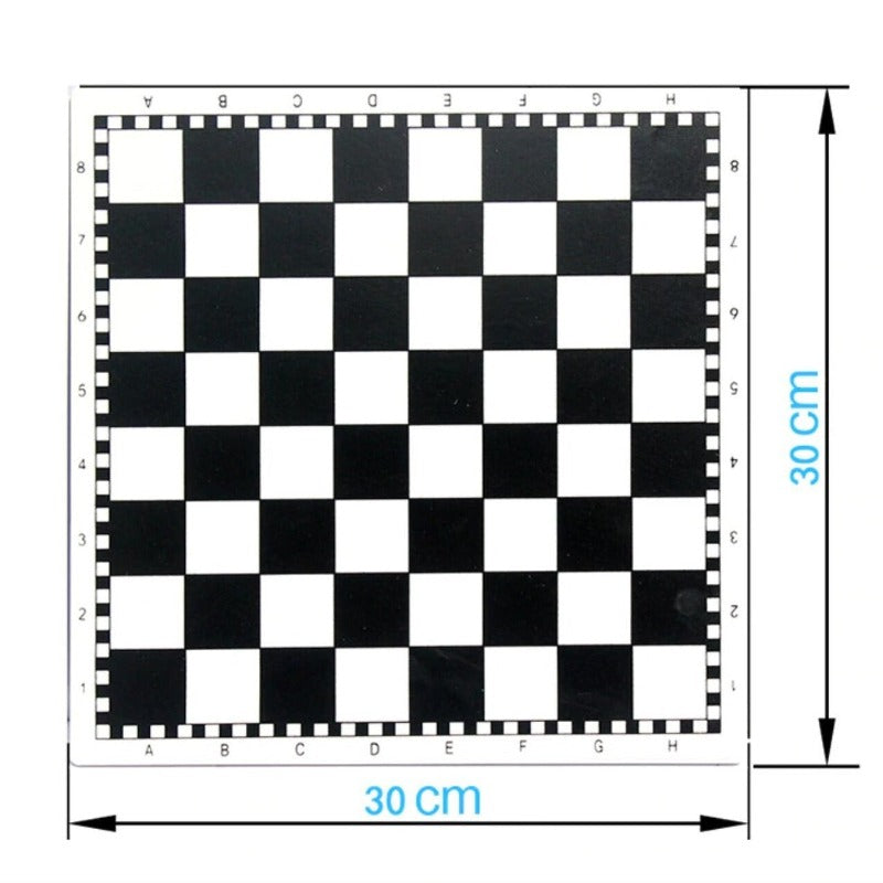 Vue rapprochée d'un plateau d'échecs en bois pour enfants