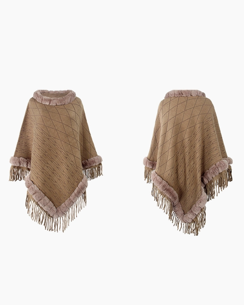 Vue arrière du poncho, soulignant sa coupe ample