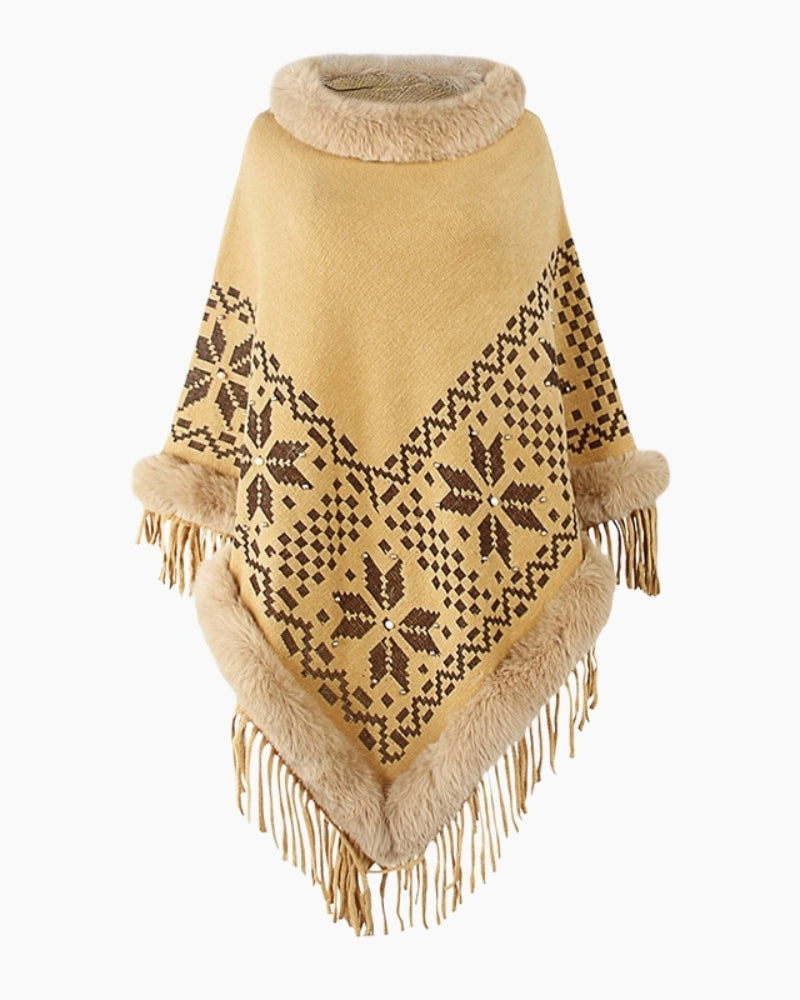 Poncho porté avec jean et bottines, vue en pied