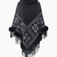 Mannequin portant le poncho, style décontracté