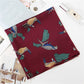 Foulard bordeaux avec imprimés perroquets et toucans exotiques