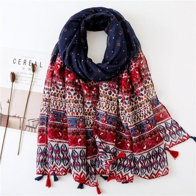Foulard étalé, montrant sa longueur