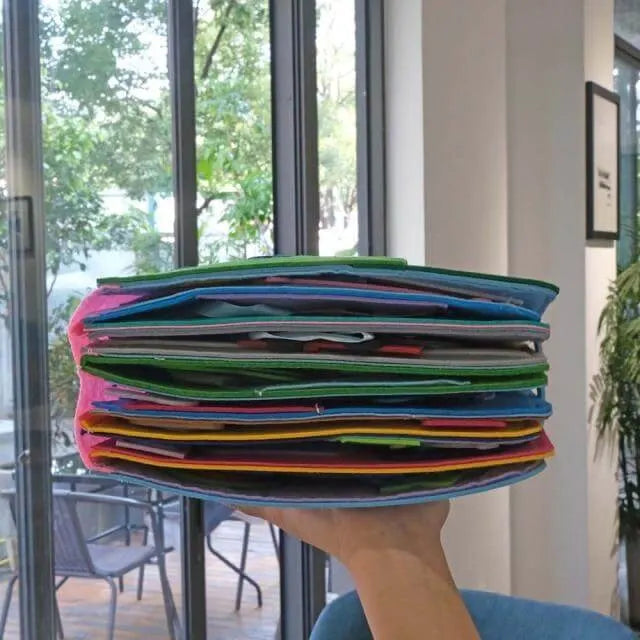 Gros plan sur une page du livre montrant une activité