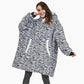Pull zèbre noir et blanc avec capuche et grande poche