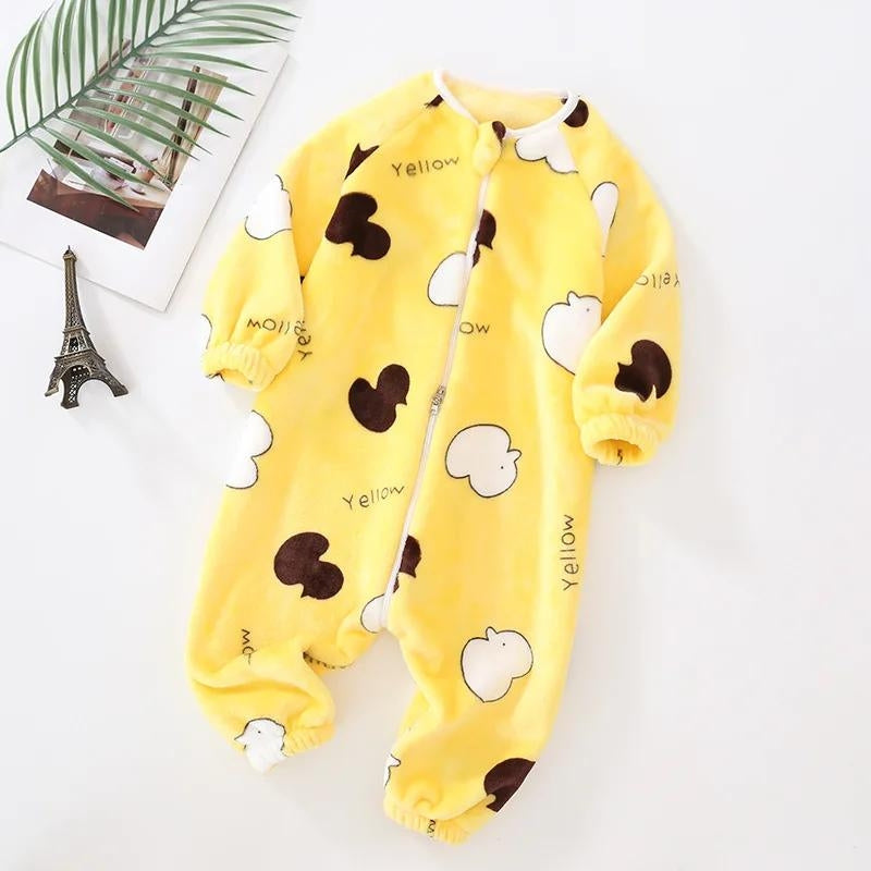 Pyjama bébé jaune à motifs nuages et fermeture éclair