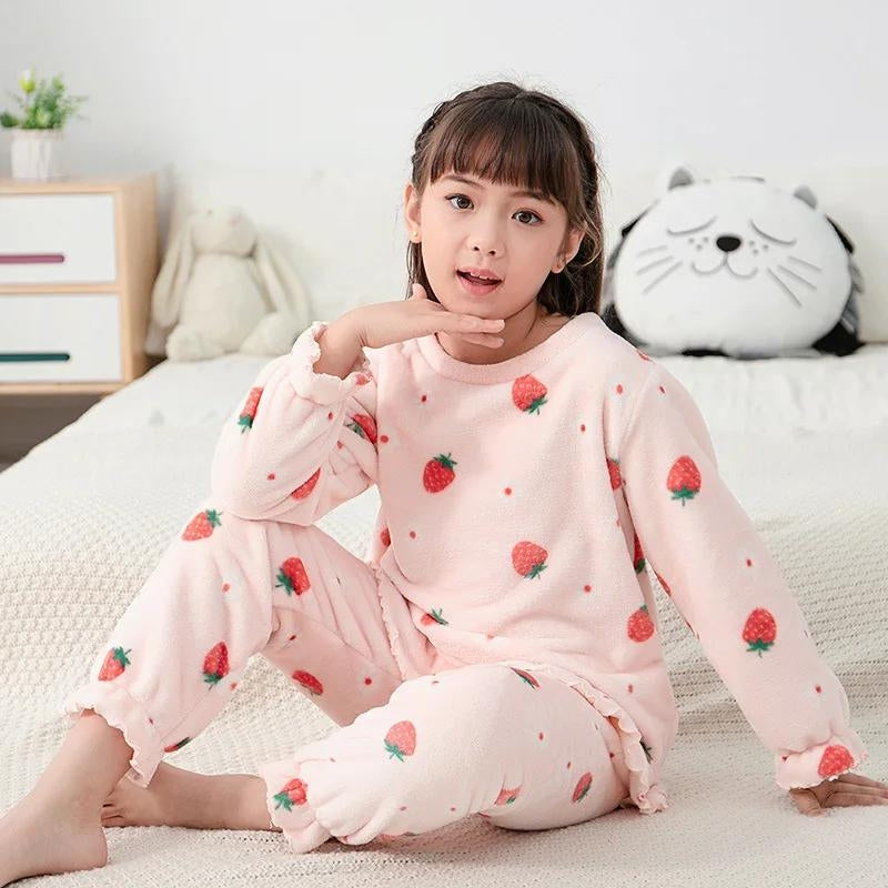 Pyjama rose polaire fille avec motifs fraises