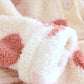 Détail des poches du pyjama flanelle, motifs floraux, tissu épais