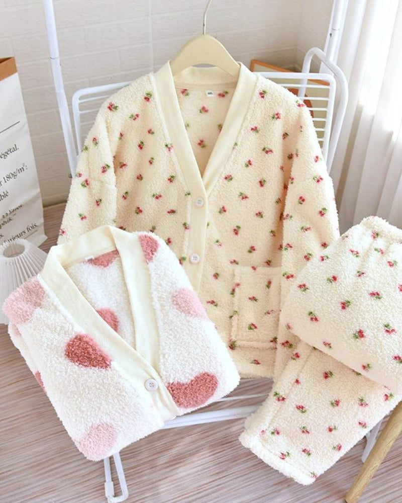 Ensemble pyjama flanelle crème, motifs cœurs, deux poches pratiques