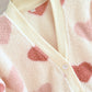 Détail des boutons du pyjama flanelle, col en V, tissu doux