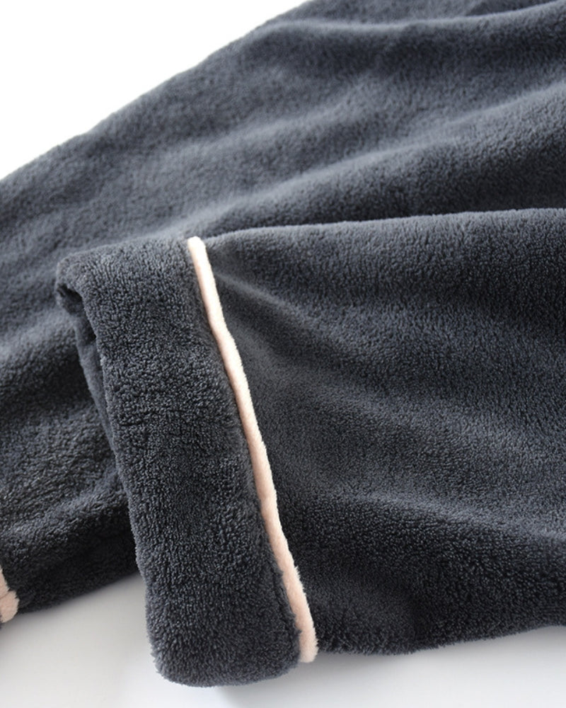 Vue arrière du pyjama, mettant en avant la coupe et la couleur