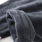 Détail des manches du pyjama, soulignant la finition polaire