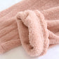 Détail du col V et boutons du pyjama Pilou Pilou