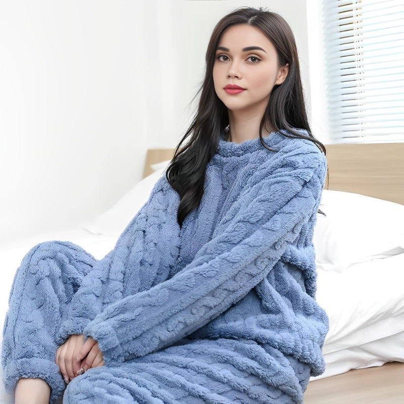 Pyjama bleu en Pilou Pilou pour femme sur cintre