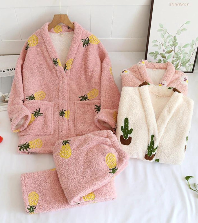 Détail du tissu Pilou Pilou rose à motifs