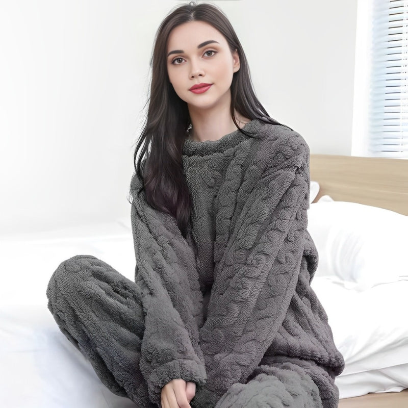 Pyjama gris en Pilou Pilou pour femme sur cintre