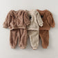 Pyjama polaire enfant beige avec motif ours sur la poitrine