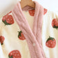 Vue de face du pyjama rose avec col montant