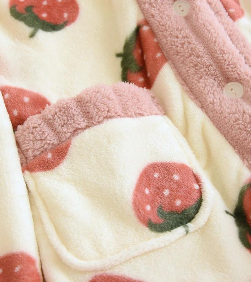 Détail des poches sur le haut du pyjama à motifs