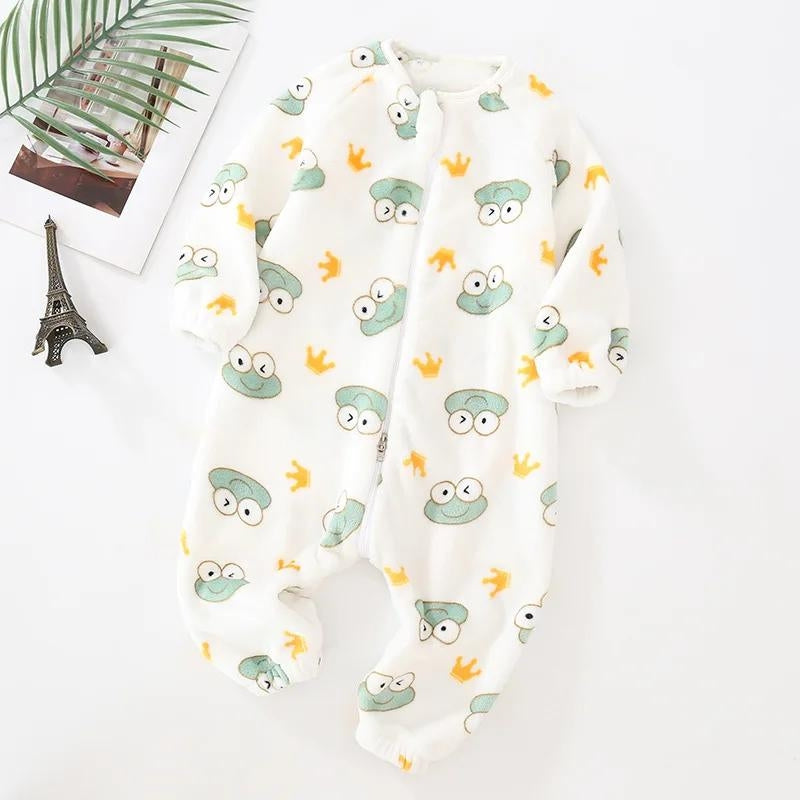 Pyjama bébé blanc à motifs grenouilles vertes et couronnes jaunes