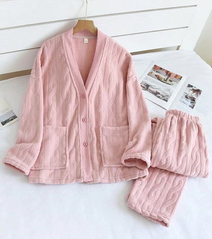 Texture et couleur du pyjama rose en gros plan