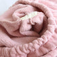 Texture douce du pyjama en velours rose pour femme