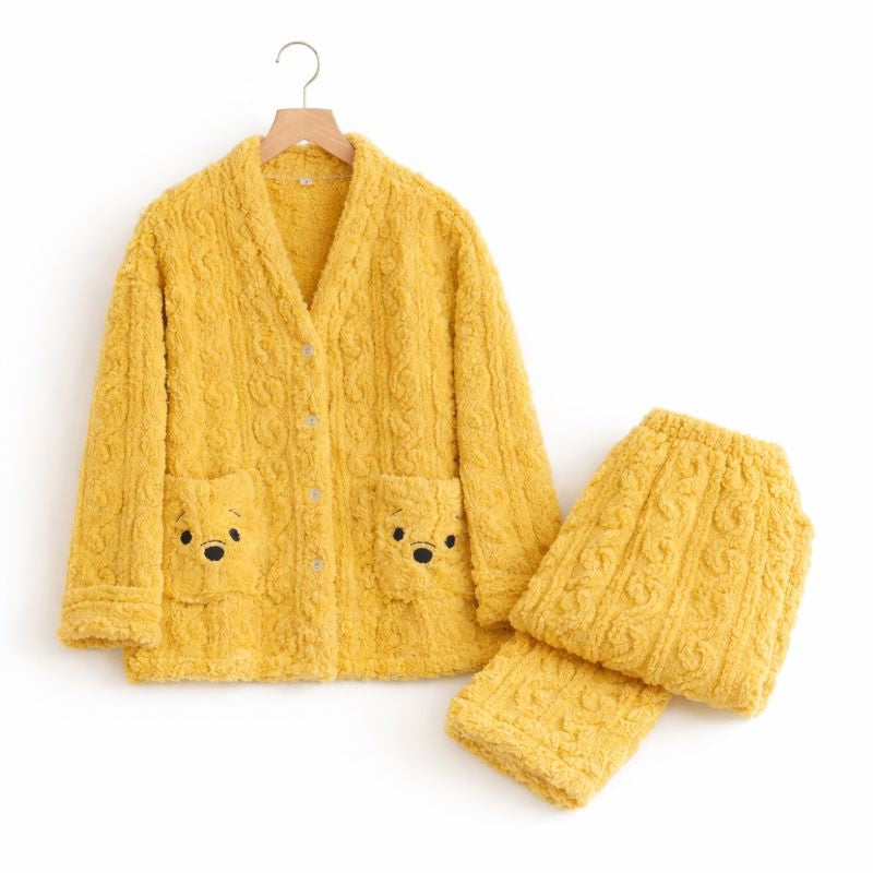 Pyjama jaune en pilou avec boutons et poches brodées